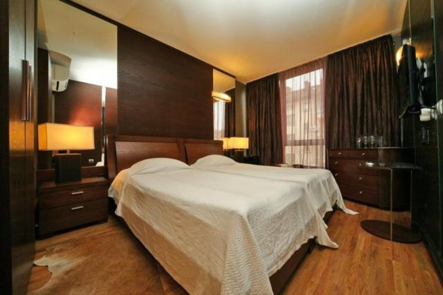 Hotel Akre Каварна Экстерьер фото
