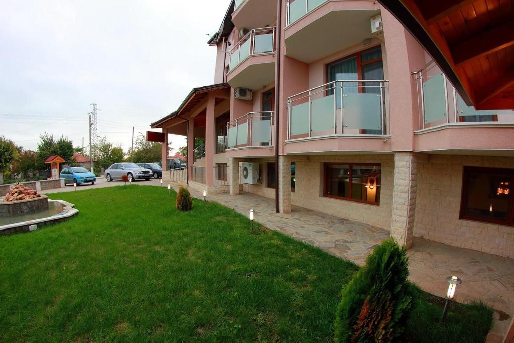 Hotel Akre Каварна Экстерьер фото
