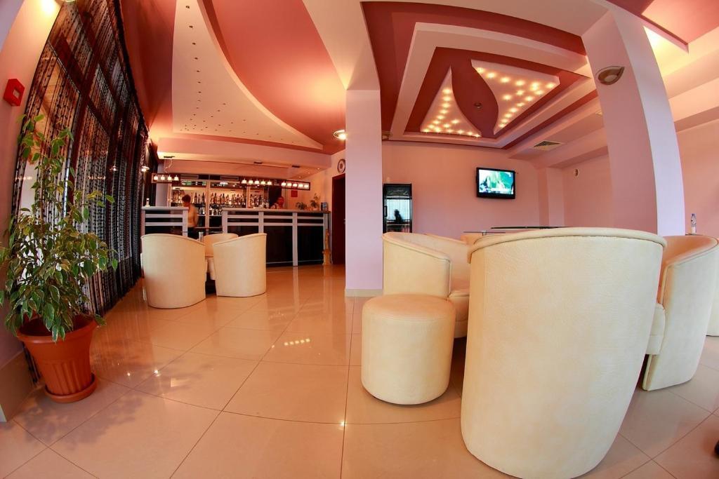 Hotel Akre Каварна Экстерьер фото
